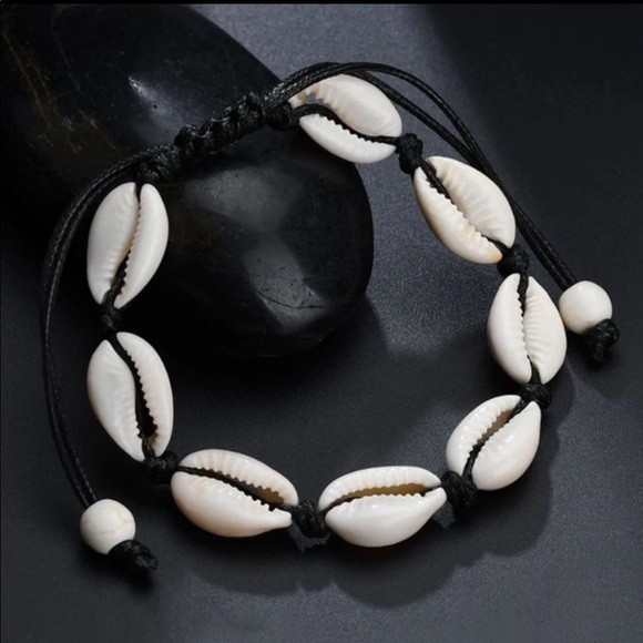 🆕 Cowrie Shell Bracelet - Picture 2 of 3